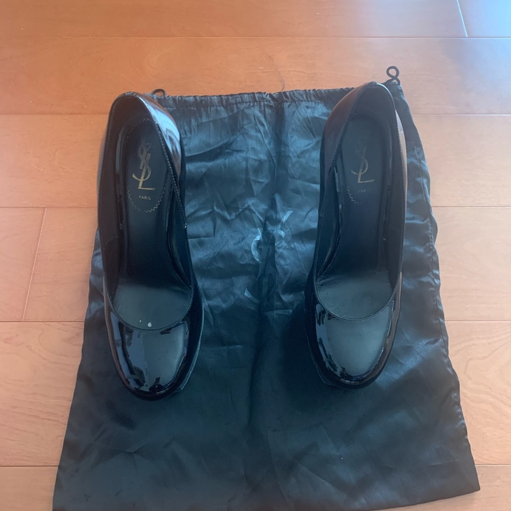 YSL patent black tribute platform pump